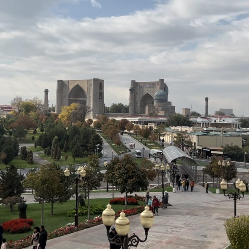 Bibi Khanym Mosque, as seen from the terrace of Hazrat Khizr Mosque